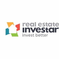 Logo de Real Estate Investar (REV).